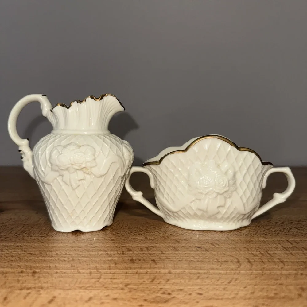 Ceramic Holiday Christmas Holly Berry Small Pitcher Creamer Sugar Set Vintage